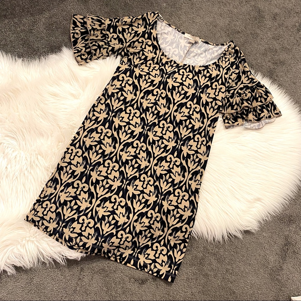 Damask printed tunic with flutter sleeves